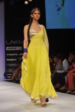 Model walk the ramp for nandita thirani and payal singhal show at Lakme Fashion Week Day 1 on 3rd Aug 2012 (33).JPG
